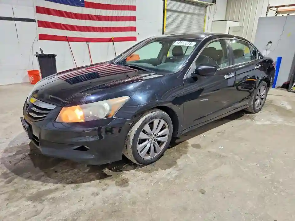 1HGCP3F89BA002612 2011 HOND ACCORD-0