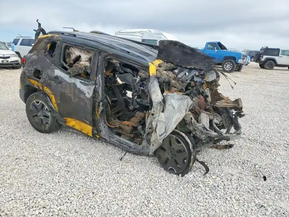 ZACCJBCT0FPB68160 2015 JEEP RENEGADE-3