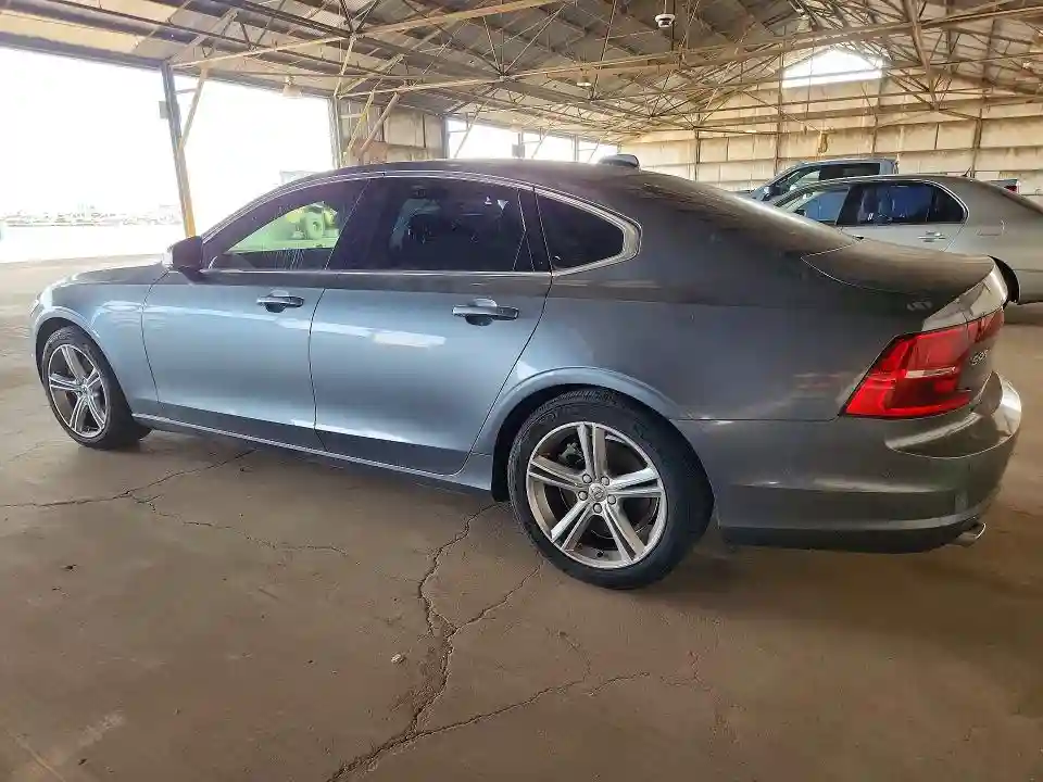 YV1102AK6H1008488 2017 VOLVO S90-1