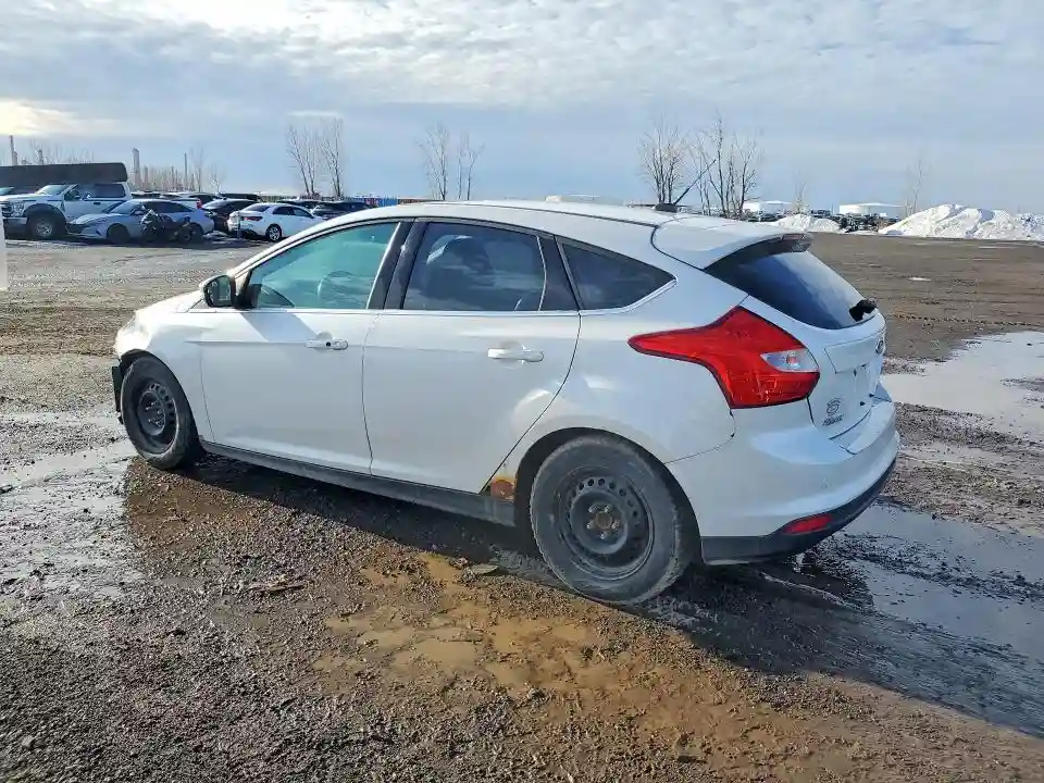 1FAHP3N28CL431771 2012 FORD FOCUS-1