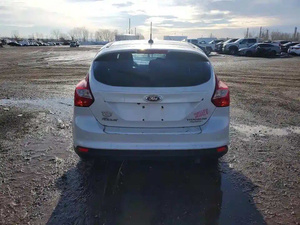 1FAHP3N28CL431771 2012 FORD FOCUS-5