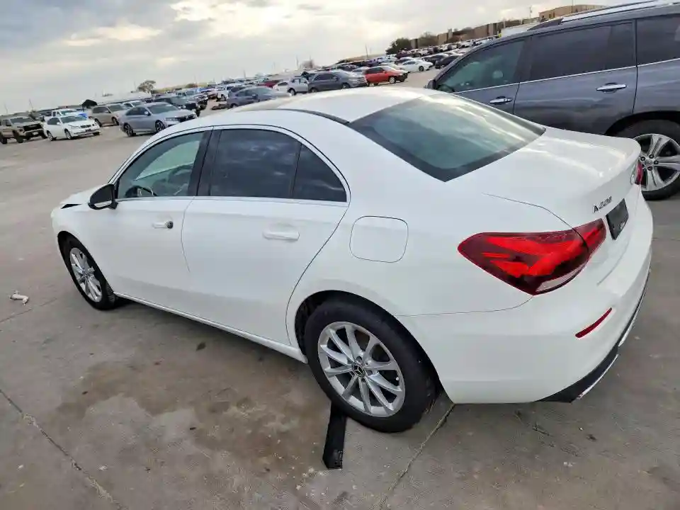 WDD3G4EB2KW016961 2019 MERCEDES-BENZ A-CLASS-1
