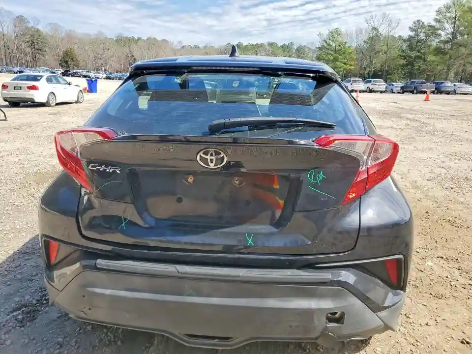 NMTKHMBX7MR128384 2021 TOYOTA C-HR-5