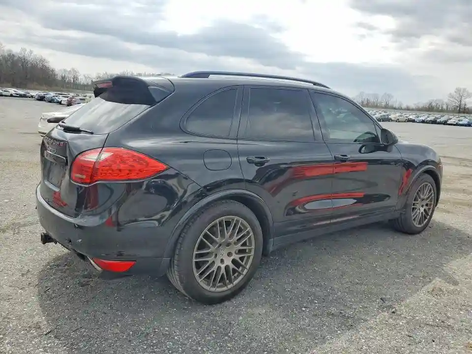 WP1AB2A28ELA55133 2014 PORSCHE CAYENNE S-2