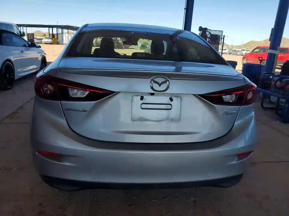 3MZBN1V30JM202755 2018 MAZDA 3-5