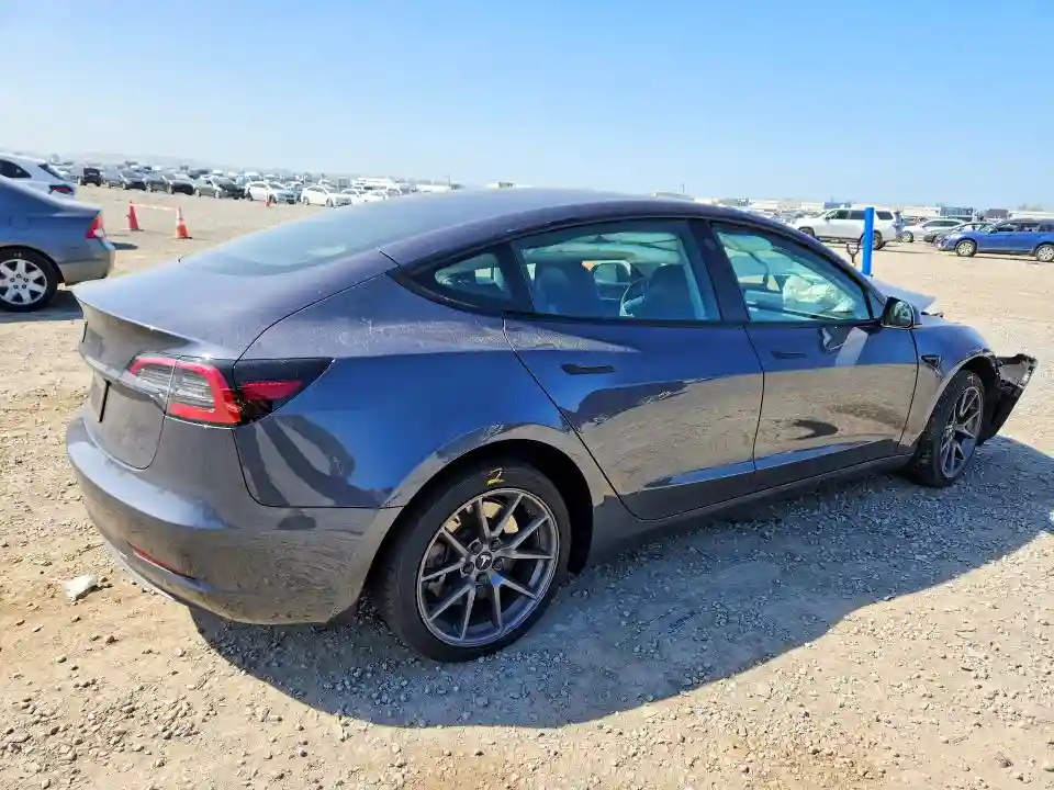 5YJ3E1EA4PF511289 2023 TESLA MODEL 3-2