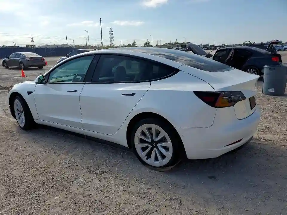 5YJ3E1EBXNF266844 2022 TESLA MODEL 3-1
