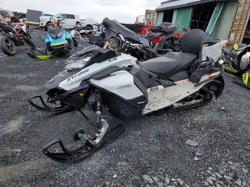 2BPSEALA7LV000020 2020 SKIDOO 900 GRAND-1
