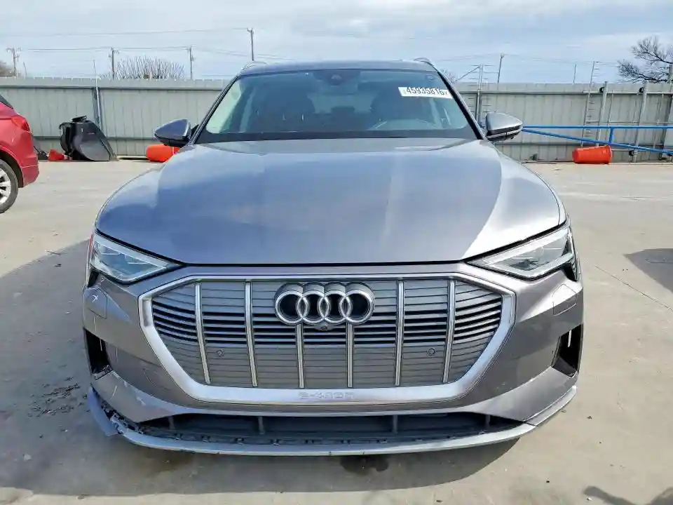 WA1LAAGE7NB013299 2022 AUDI E-TRON-4