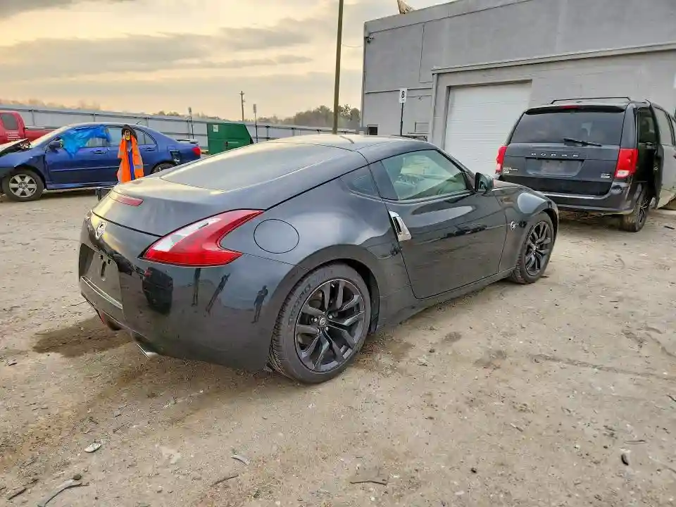 JN1AZ4EH5LM823099 2020 NISSAN 370Z-2
