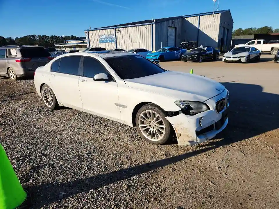 WBAYF8C56FD654099 2015 BMW 7 SERIES-3