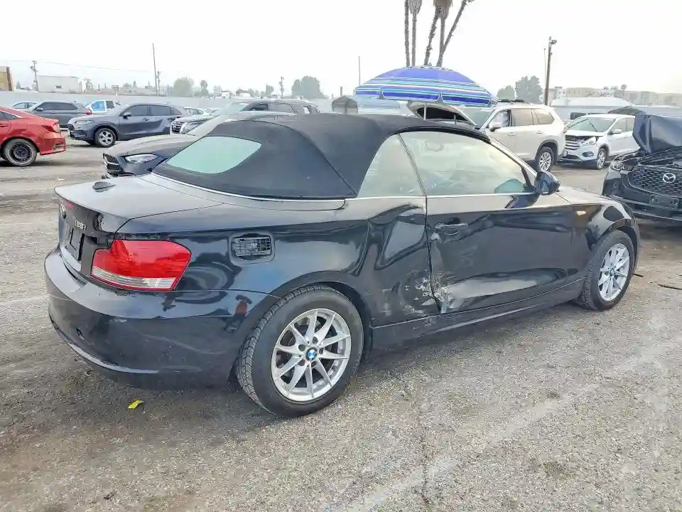 WBAUN1C58BVH83252 2011 BMW 1 SERIES-2