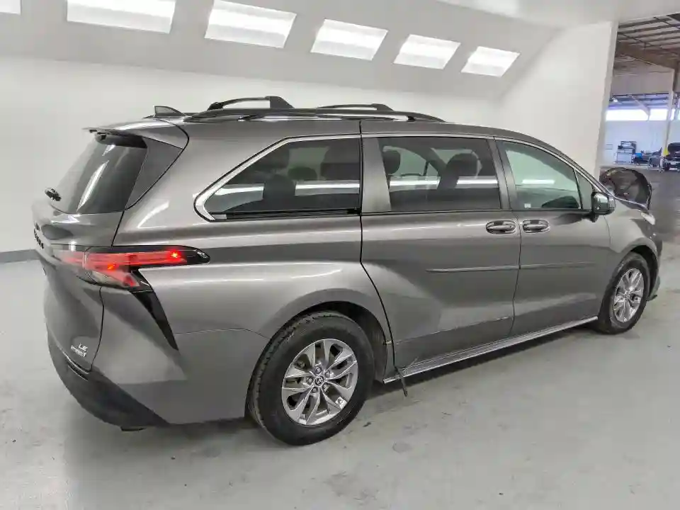 5TDBRKEC9NS087737 2022 TOYOTA SIENNA-2