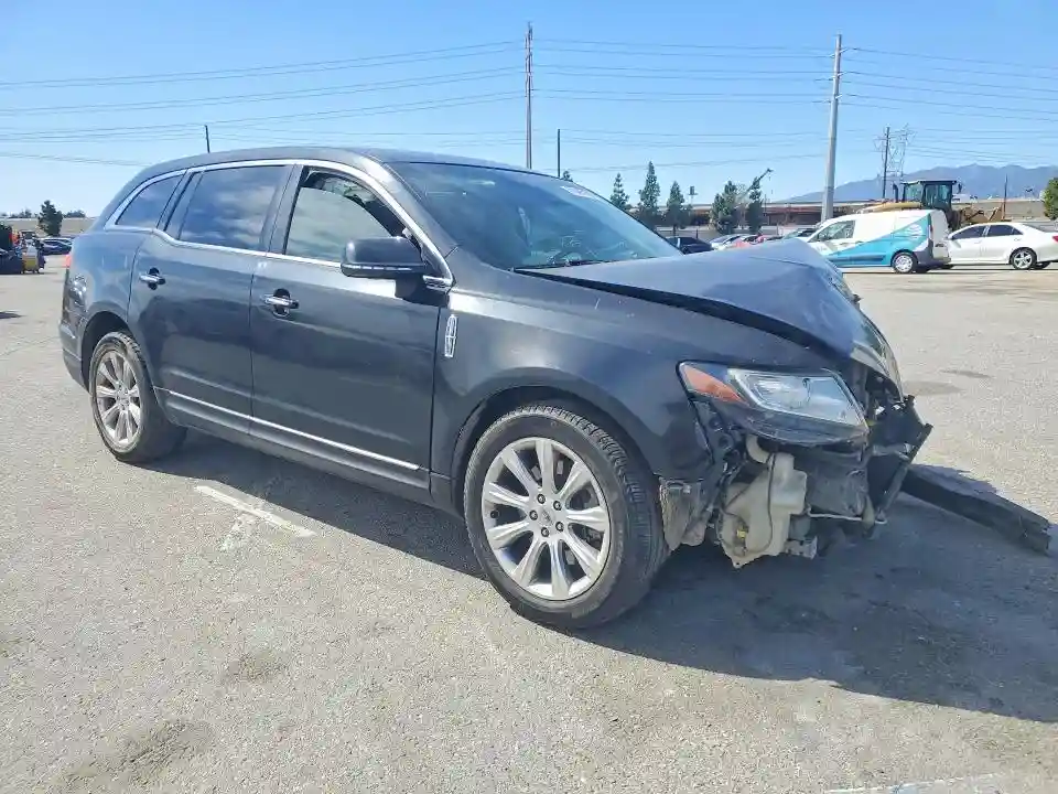 2LMHJ5FK4GBL00395 2016 LINCOLN MKT-3