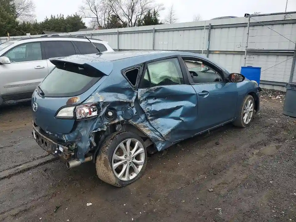 JM1BL1K69B1463971 2011 MAZDA MAZDA3-2