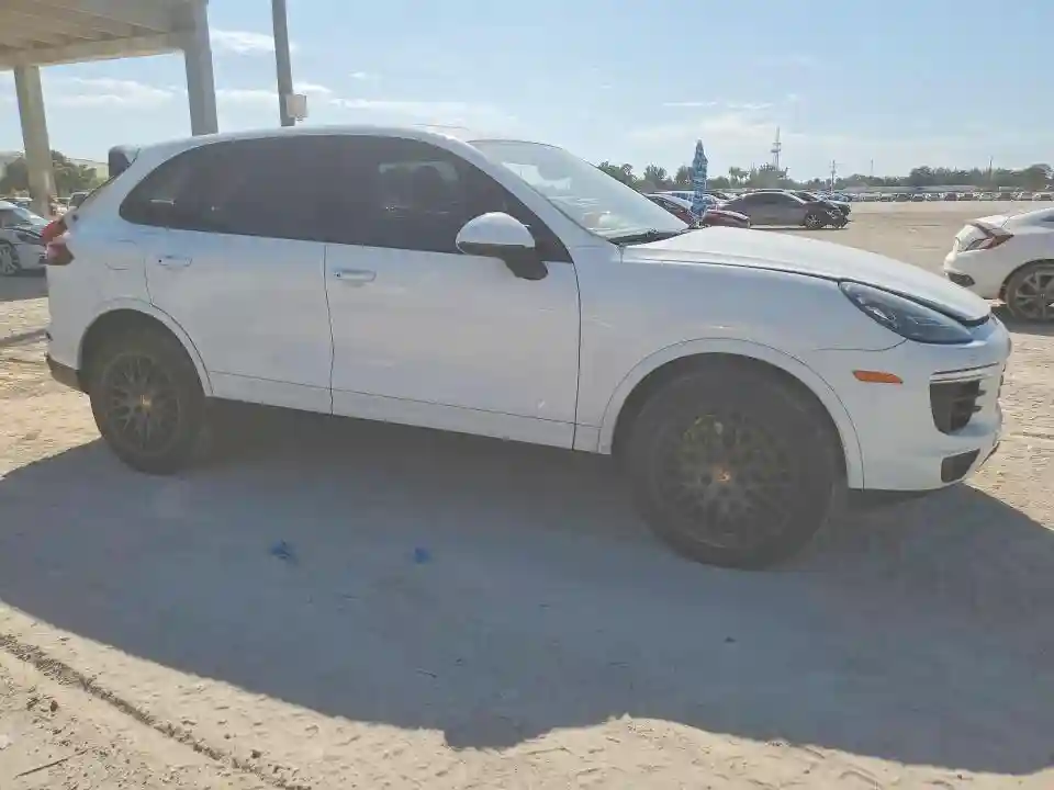 WP1AA2A22HKA84866 2017 PORSCHE CAYENNE-3