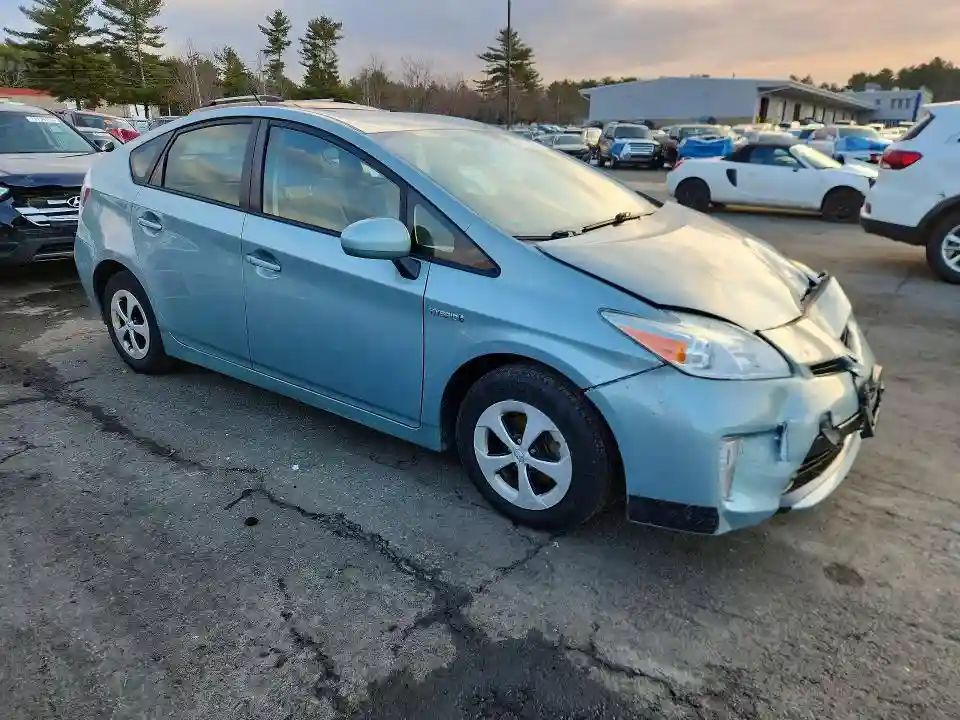 JTDKN3DU9F1995888 2015 TOYOTA PRIUS-3