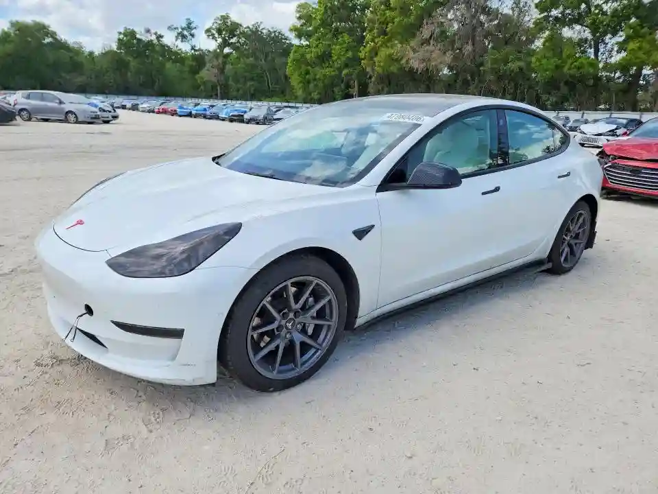 5YJ3E1EB9NF231244 2022 TESLA MODEL 3-0