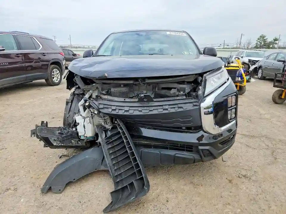 JA4ARUAU3PU013941 2023 MITSUBISHI OUTLANDER-4