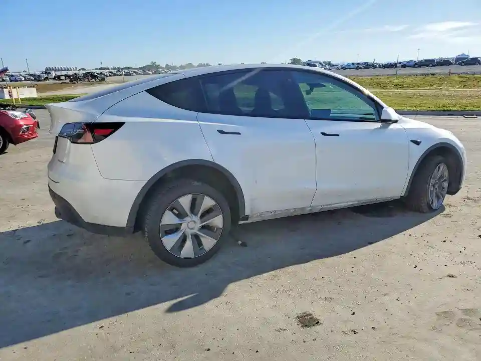 7SAYGDEEXPF741569 2023 TESLA MODEL Y-2