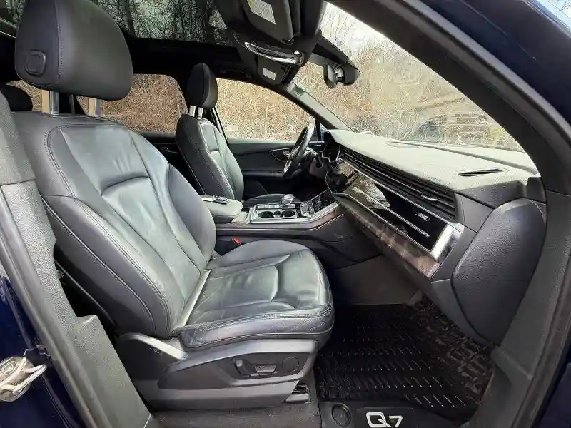 WA1AXAF70MD010157 2021 AUDI Q7-4