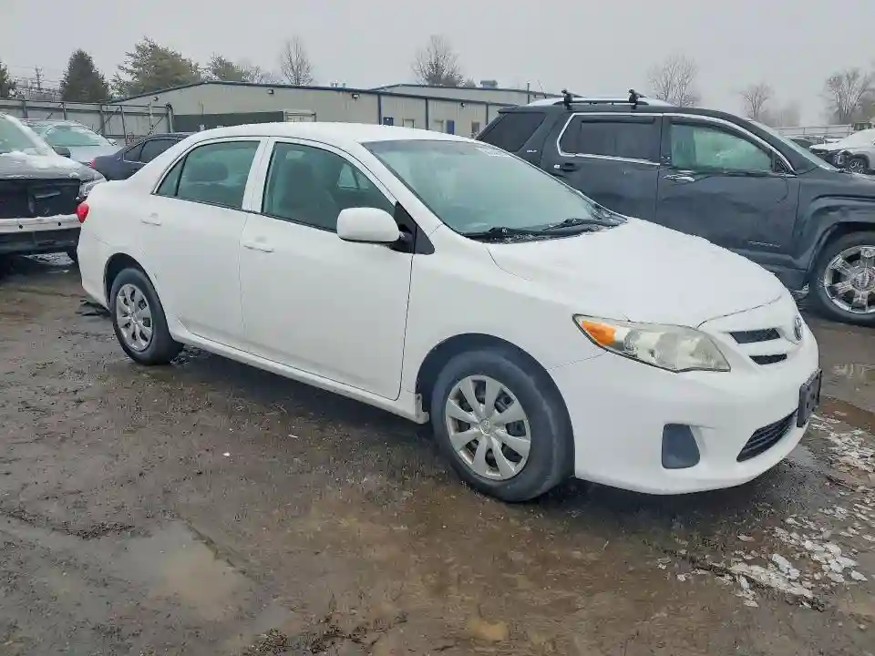 5YFBU4EE9DP224405 2013 TOYOTA COROLLA-3