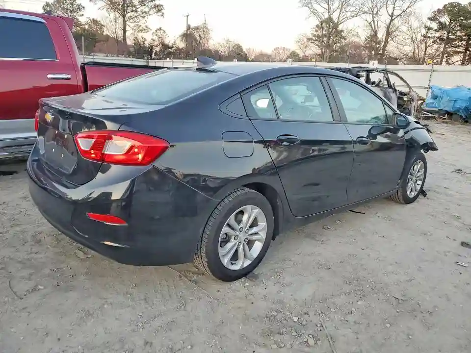 1G1BC5SM5K7149469 2019 CHEVROLET CRUZE-2