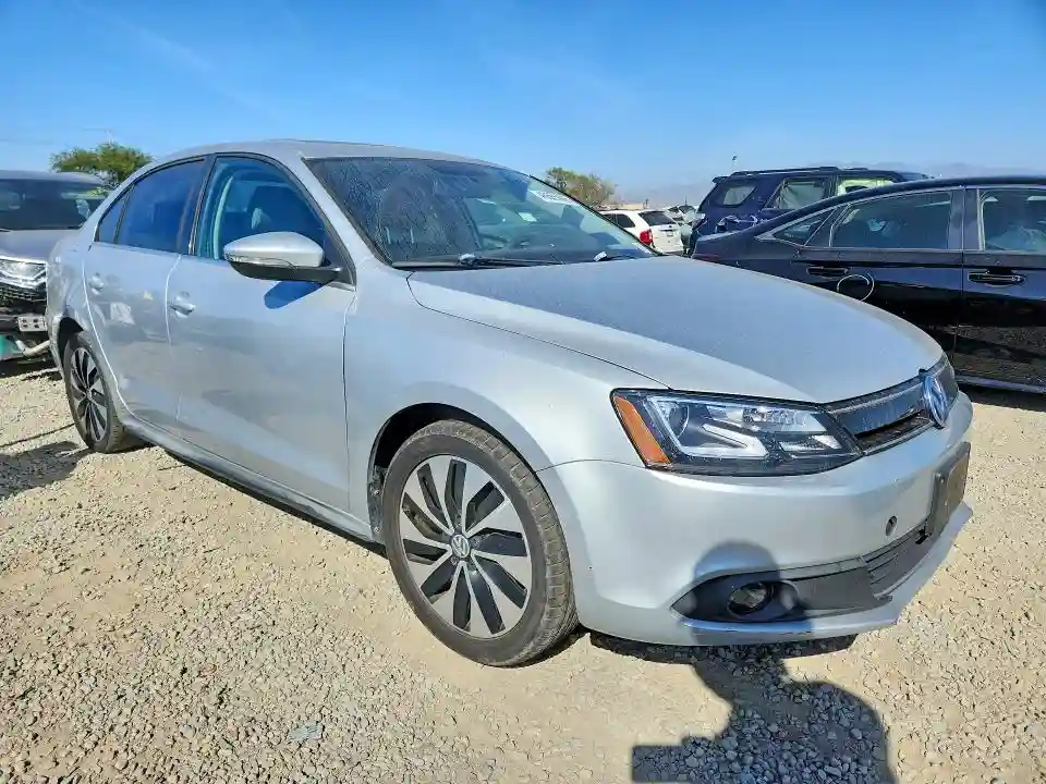 3VW637AJ6EM266853 2014 VOLKSWAGEN JETTA-3