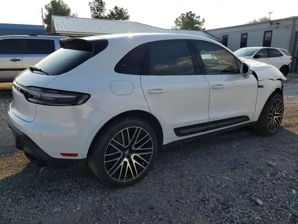 WP1AA2A55RLB10611 2024 PORSCHE MACAN BASE-2