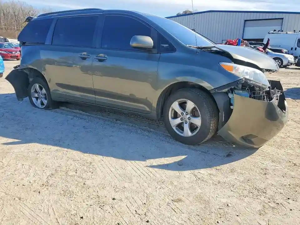 5TDKK3DC1CS224582 2012 TOYOTA SIENNA-3