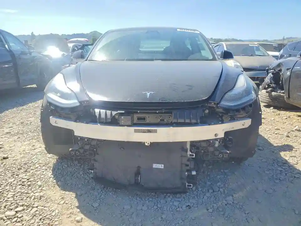 5YJ3E1EB0KF453425 2019 TESLA MODEL 3-4