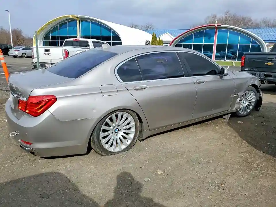 WBAKC8C5XAC430220 2010 BMW 7 SERIES-2