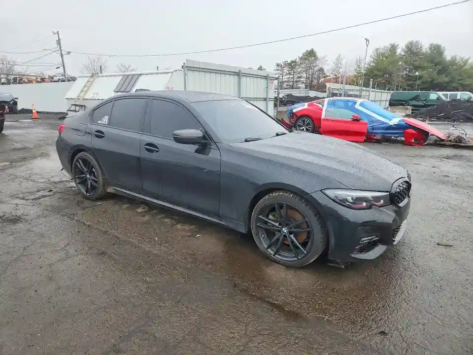 3MW5R7J08N8C72938 2022 BMW 3 SERIES-3