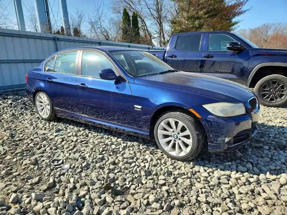 WBAPK5G53BNN31851 2011 BMW 3 SERIES-3