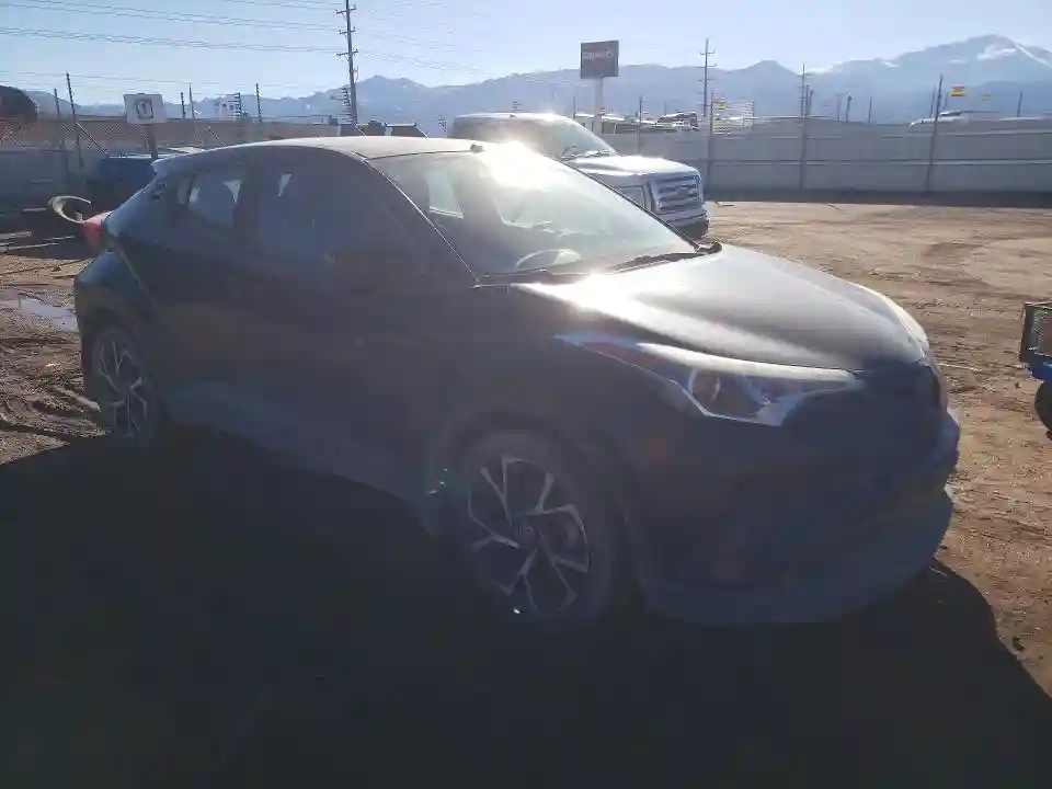 NMTKHMBX9JR022160 2018 TOYOTA C-HR-3