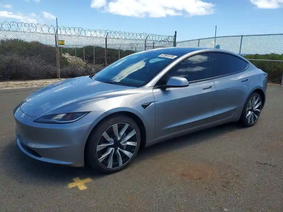 5YJ3E1EB0SF996757 2025 TESLA MODEL 3-0