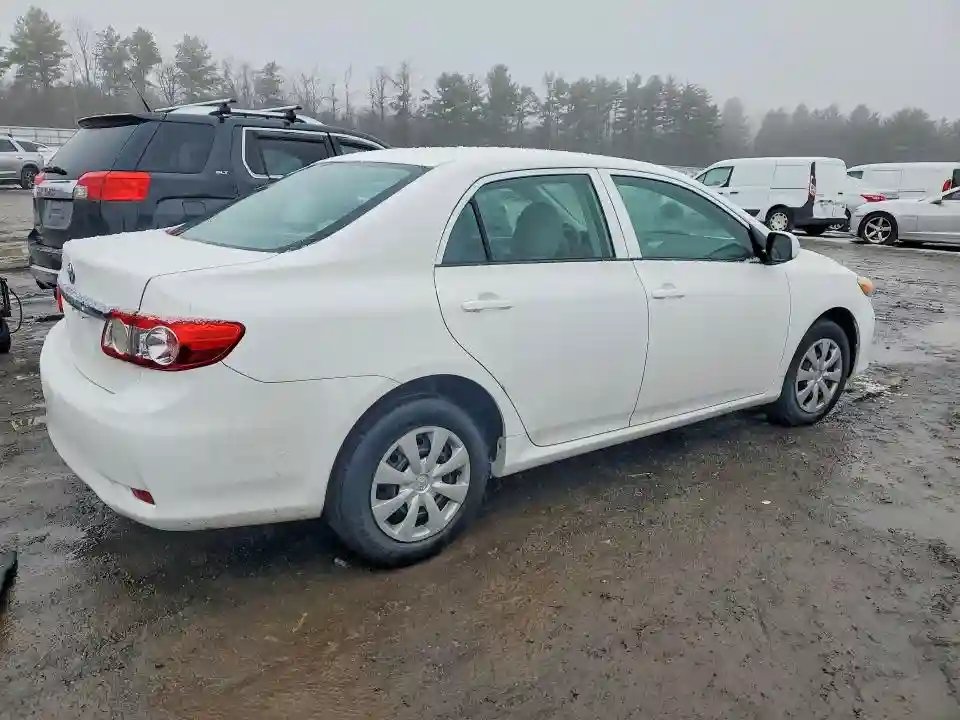 5YFBU4EE9DP224405 2013 TOYOTA COROLLA-2