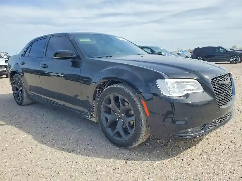 2C3CCABG9PH514105 2023 CHRYSLER 300-3