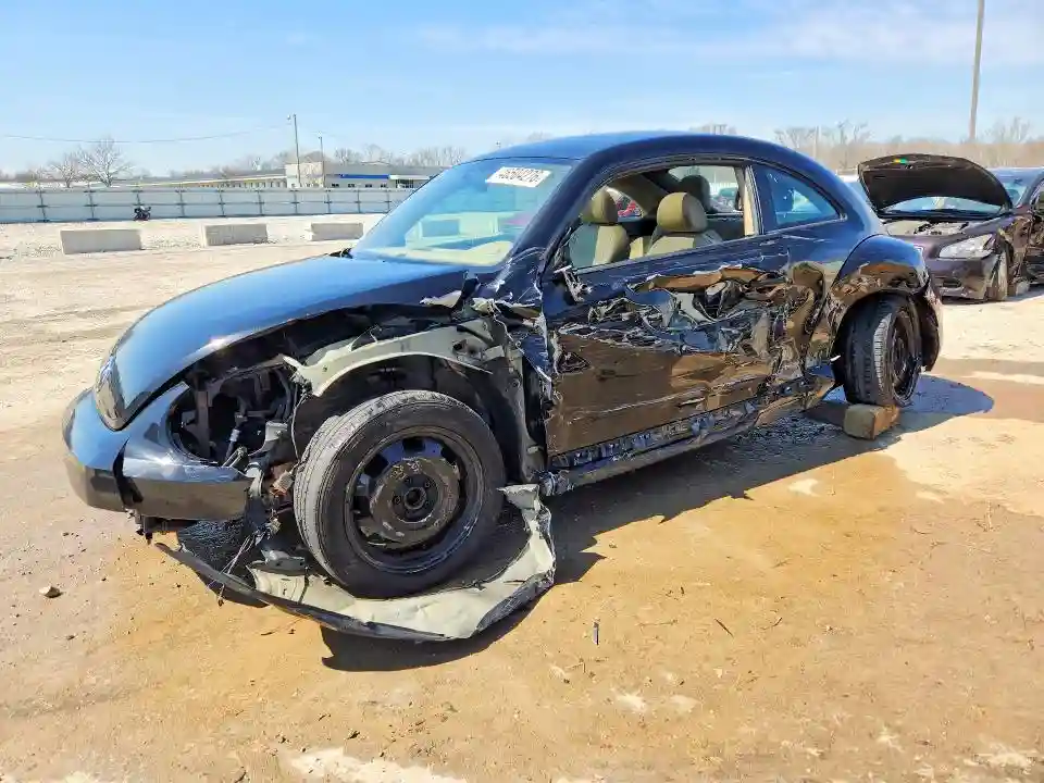 3VWJX7AT9DM681390 2013 VOLKSWAGEN BEETLE-0