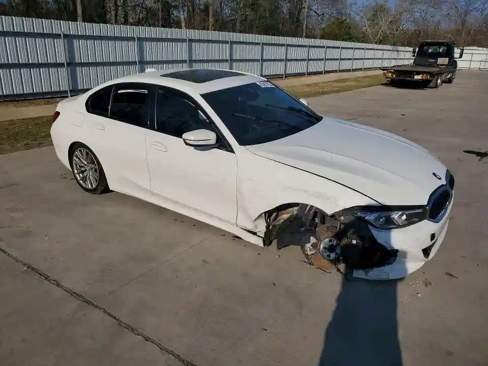 3MW69FF02P8C83895 2023 BMW 3 SERIES-3