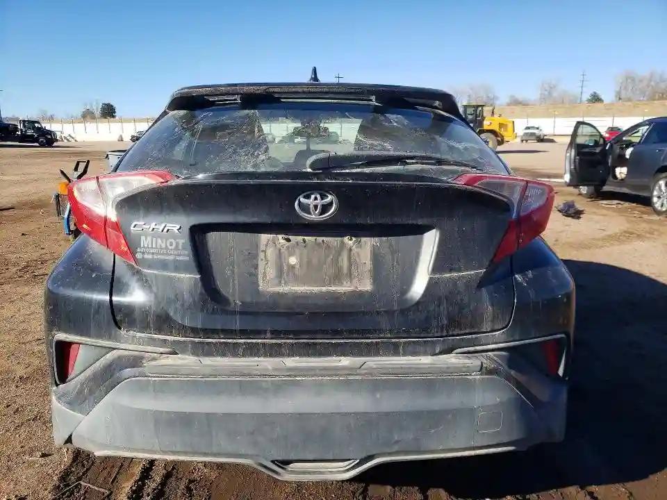 NMTKHMBX9JR022160 2018 TOYOTA C-HR-5