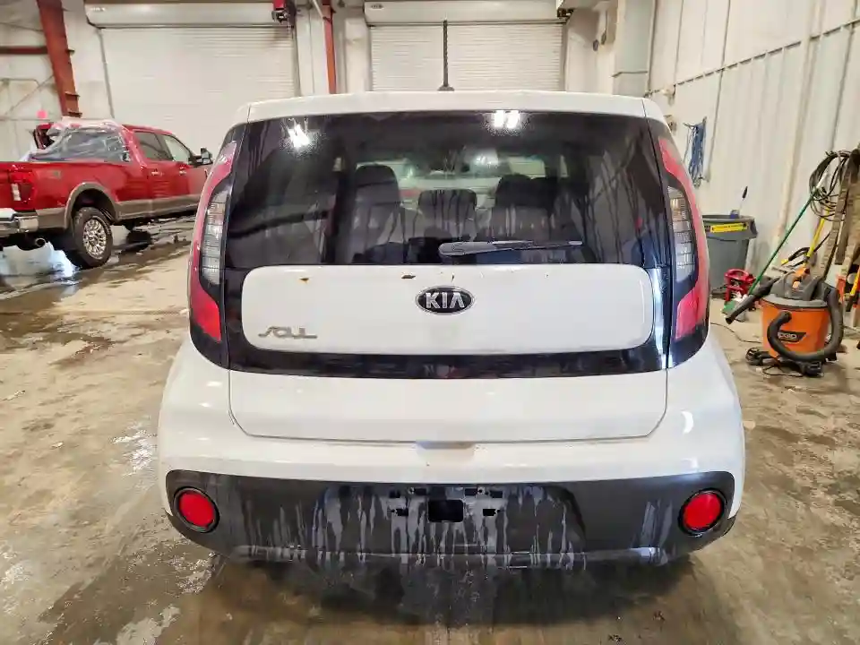 KNDJN2A21J7543559 2018 KIA SOUL BASE-5
