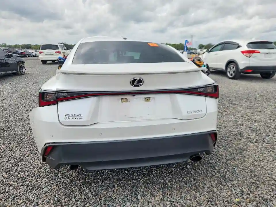 JTHCA1D27M5116220 2021 LEXUS IS-5