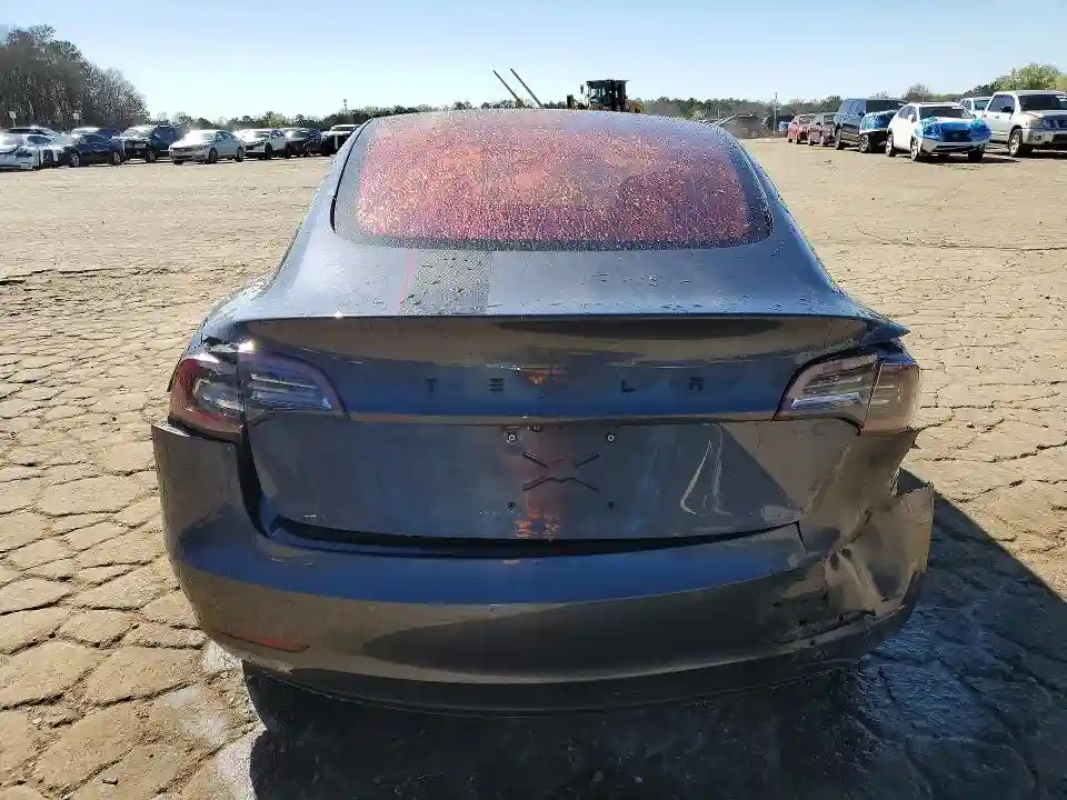 5YJ3E1EA1JF005099 2018 TESLA MODEL 3-5