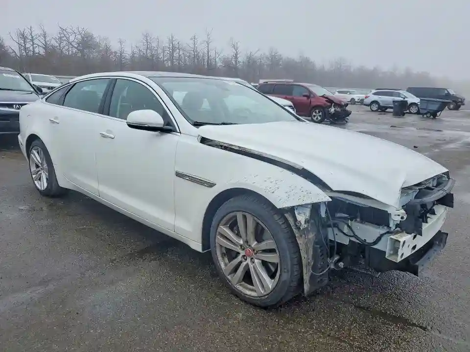 SAJWJ2GD5H8W08719 2017 JAGUAR XJ-3