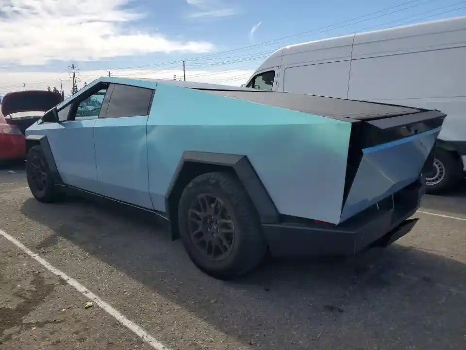 7G2CEHED0RA053444 2024 TESLA CYBERTRUCK-1