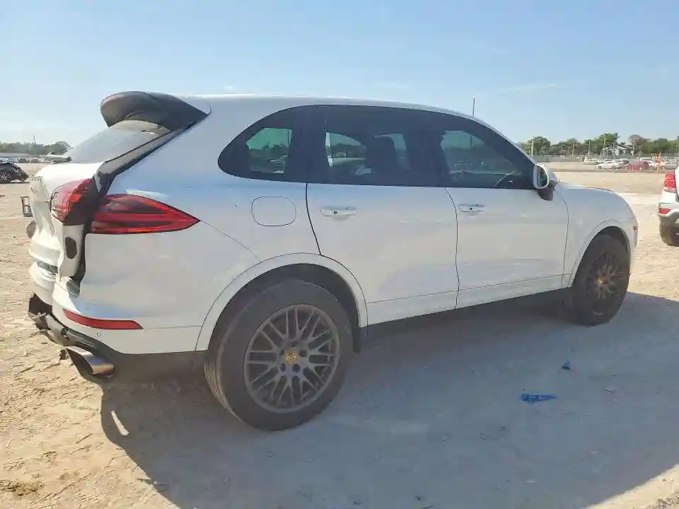 WP1AA2A22HKA84866 2017 PORSCHE CAYENNE-2