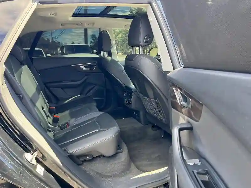 WA1FVAF16KD036914 2019 AUDI Q8-5