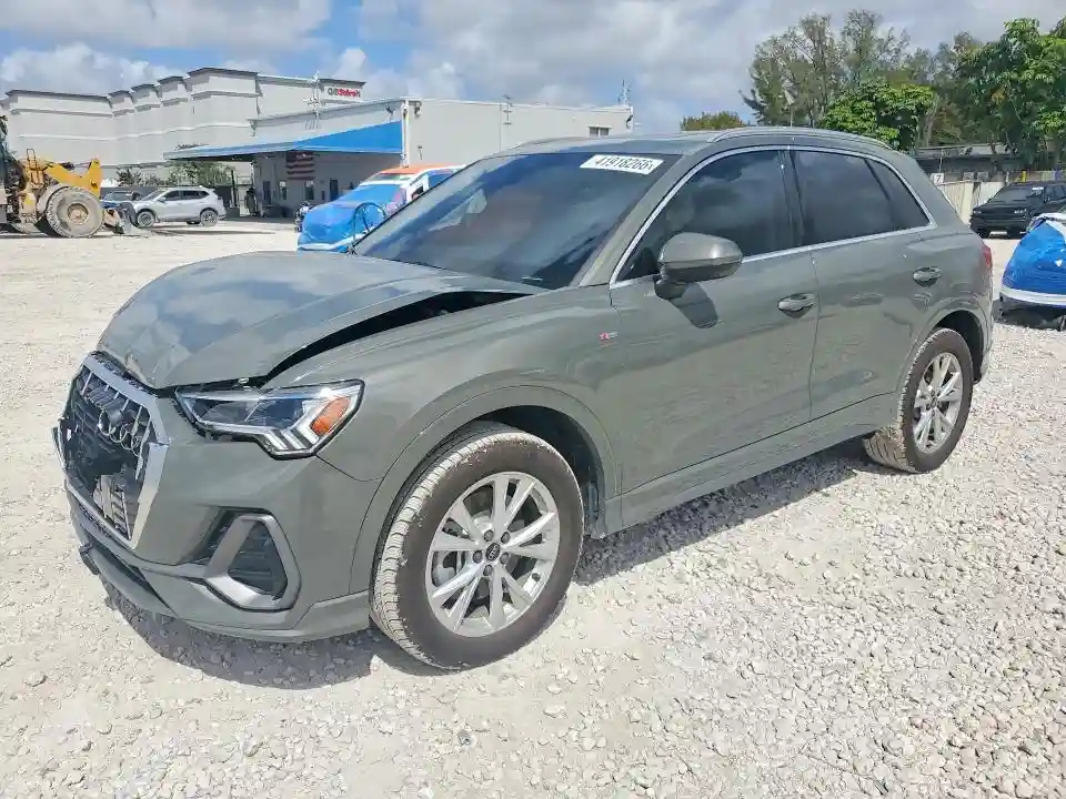 WA1DECF39S1100224 2025 AUDI Q3-0