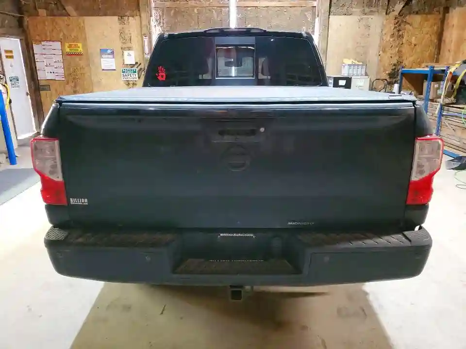 1N6AA1E56JN548758 2018 NISSAN TITAN-5